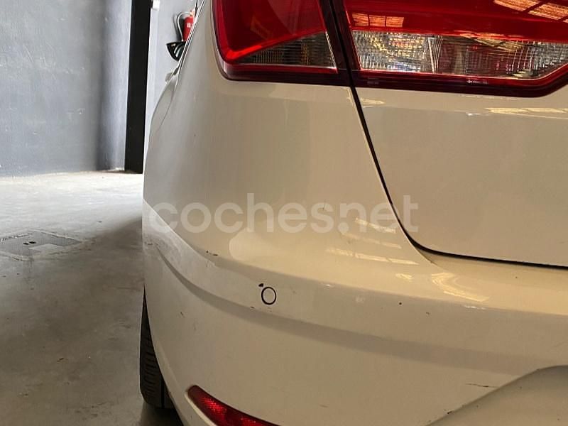 Usado Seat Leon Style 115 CV (84 kW) 2019 Blanco Familiar