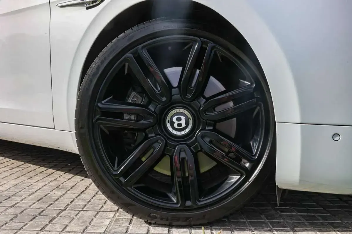 Usado Bentley Flying Spur Mulliner 635 CV (467 kW) 2018 Gris Berlina