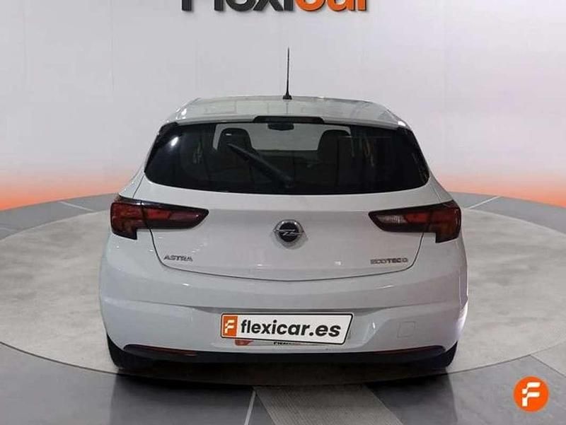 Usado Opel Astra Business 110 CV (80 kW) 2018 Blanco Utilitario