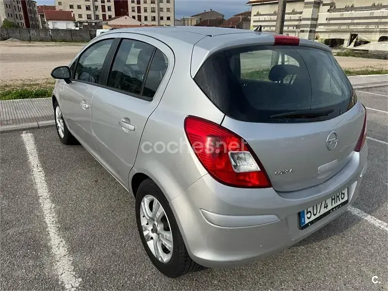 Usado Opel Corsa Selective 85 CV (62 kW) 2013 Blanco Utilitario