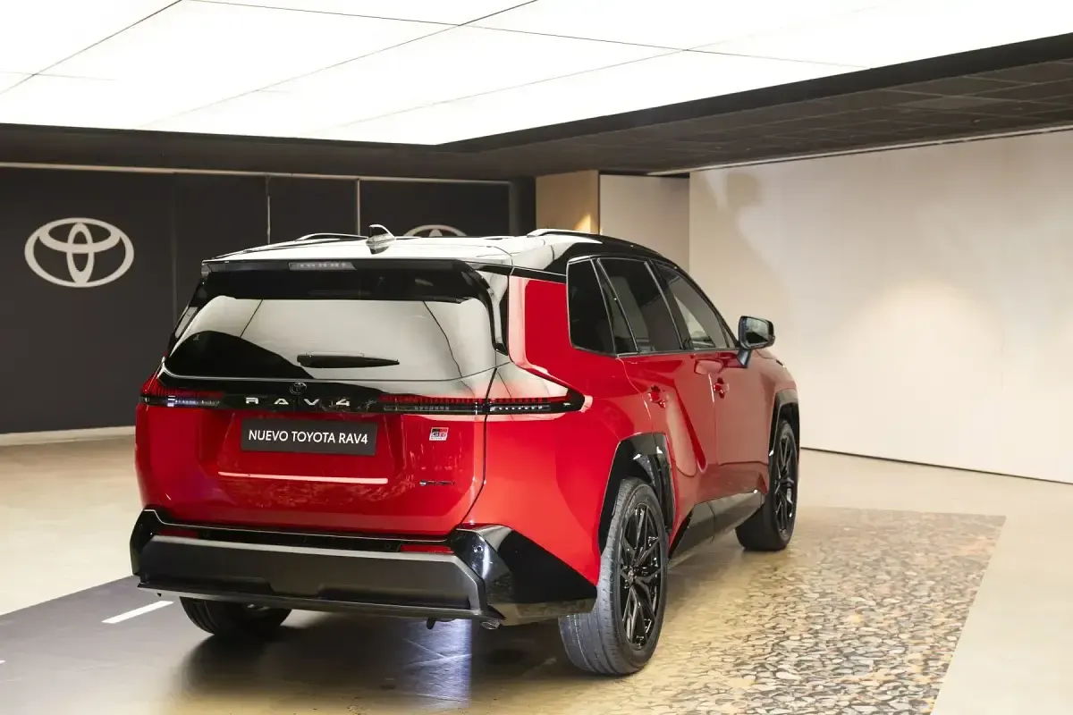 Novo Toyota RAV4 Hybrid Advance 183 HP (134 kW) 2026 Branco SUV
