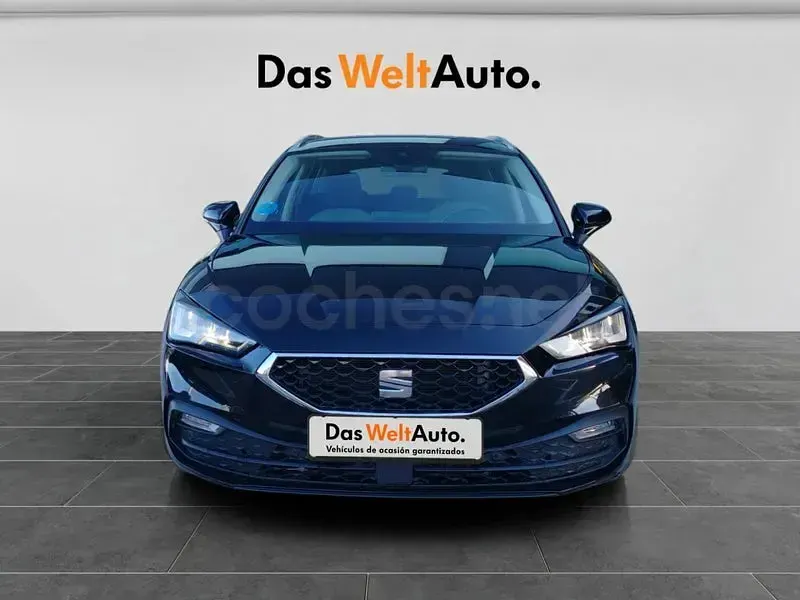 Usado Seat Leon Style 116 CV (85 kW) 2025 Negro Familiar
