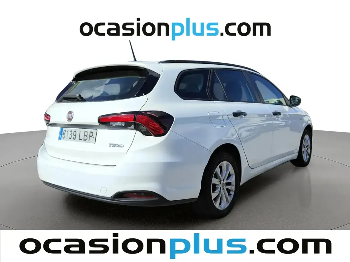 Usado Fiat Tipo Business 120 CV (88 kW) 2019 Blanco Familiar
