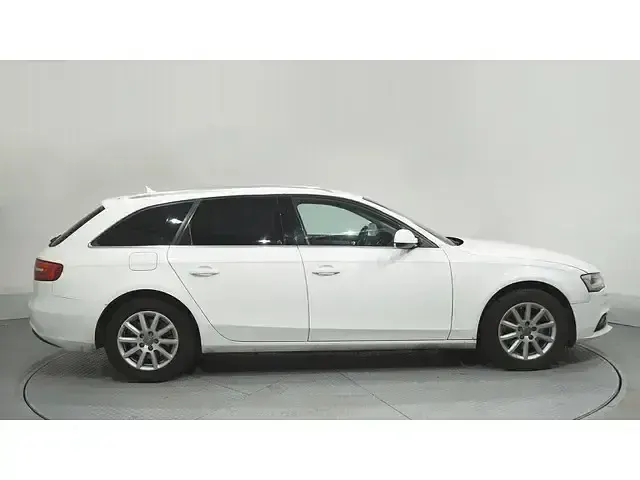 Usado Audi A4 Advanced 143 CV (105 kW) 2012 Blanco Familiar