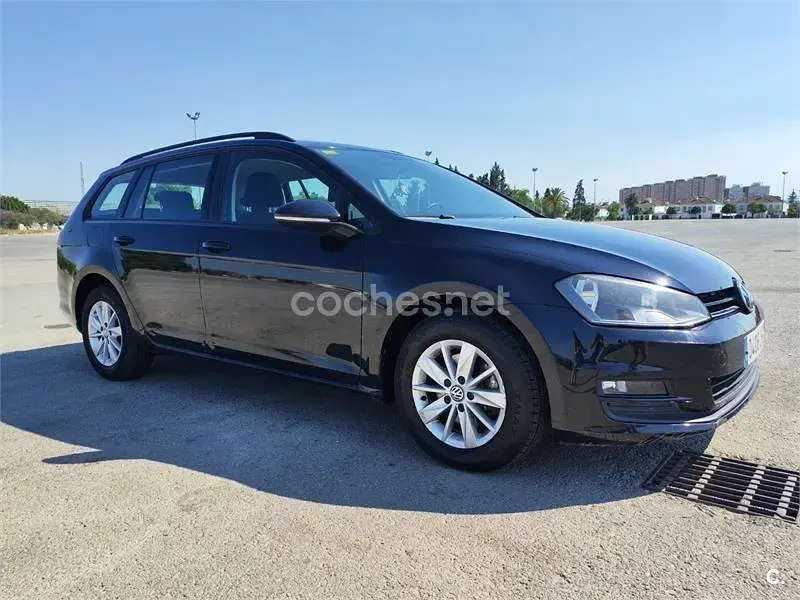 Usado VW Golf VII Business 110 CV (80 kW) 2015 Negro Familiar