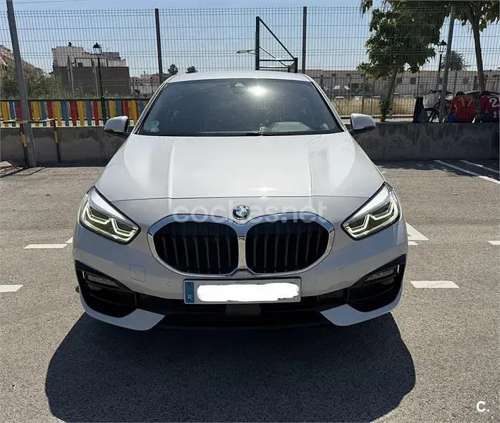 Usado BMW 116 Sport Line 116 CV (85 kW) 2021 Blanco Utilitario