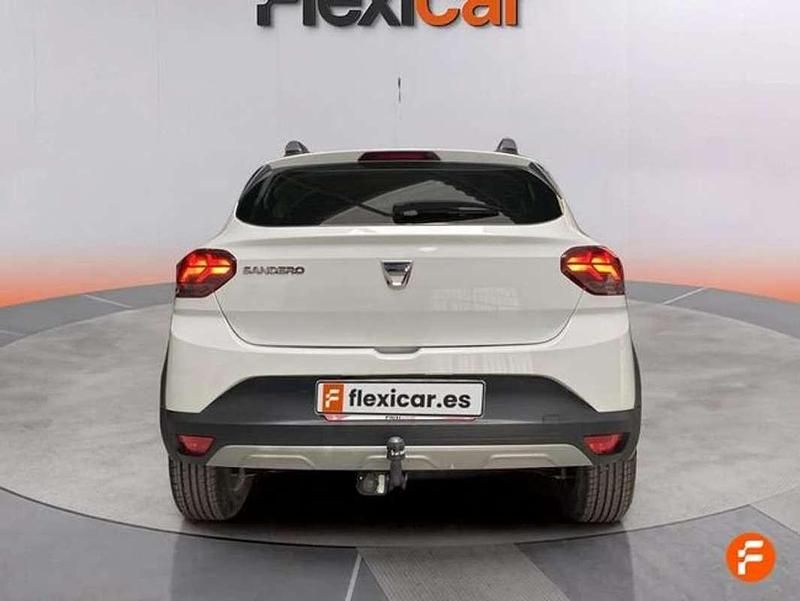 Usado Dacia Sandero Comfort 101 CV (74 kW) 2021 Blanco Utilitario