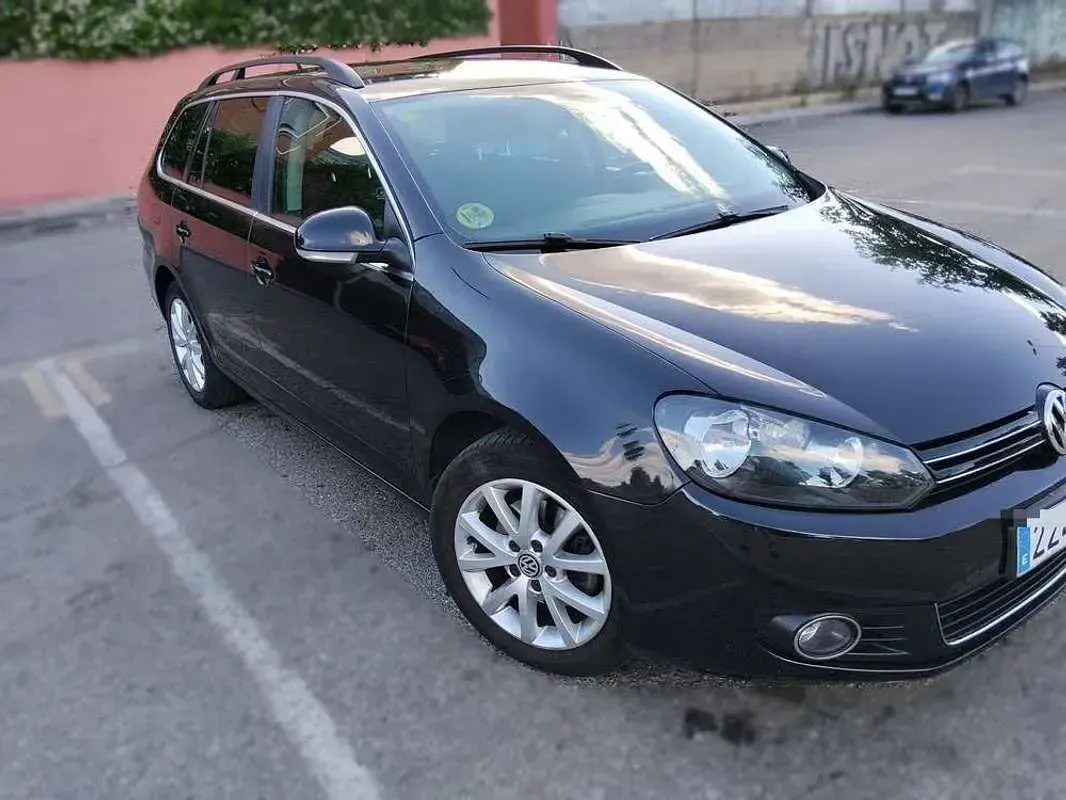 Usado VW Golf VII Advance 105 CV (77 kW) 2013 Negro Familiar