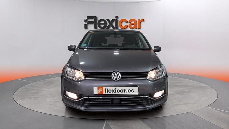 Usado VW Polo 90 CV (66 kW) 2017 Gris Berlina