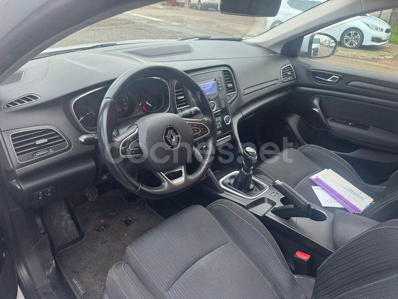 Usado Renault Mégane IV Business 95 CV (69 kW) 2019 Blanco Berlina