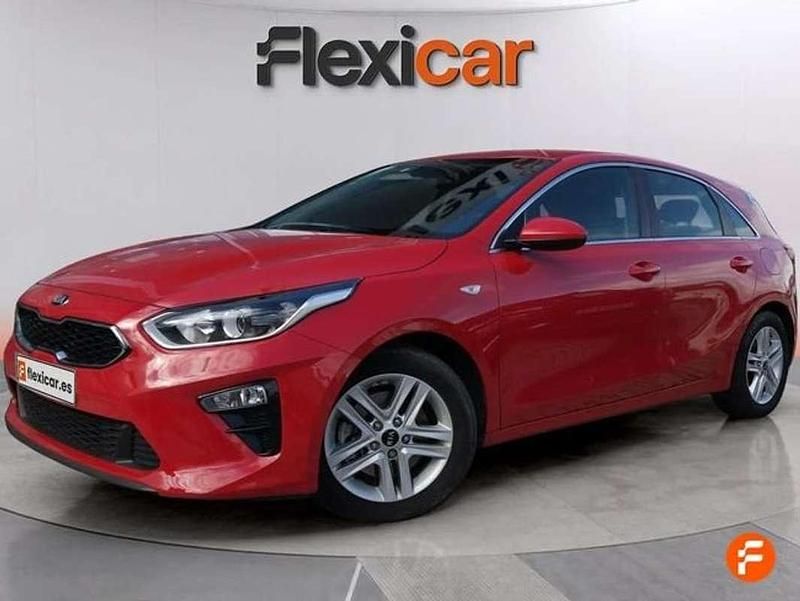 Usado Kia Ceed 120 CV (88 kW) 2019 Rojo Utilitario