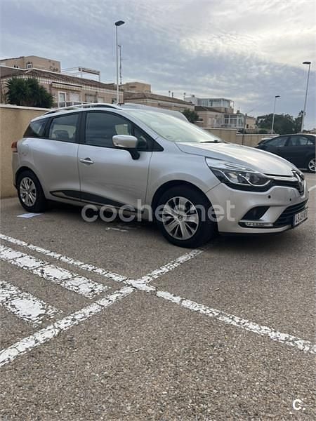 Usado Renault Clio GrandTour LIMITED 90 CV (66 kW) 2018 Gris / plata Familiar
