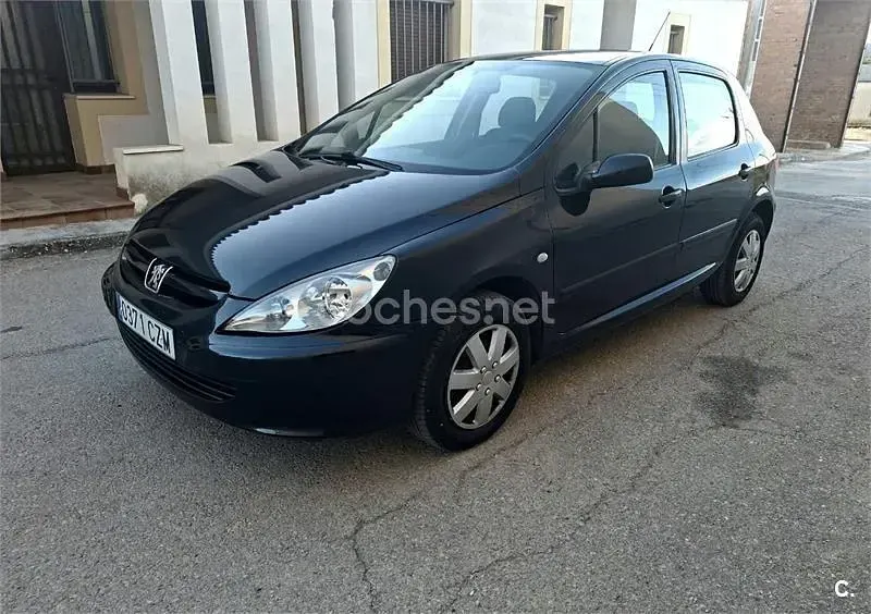 Usado Peugeot 307 110 CV (80 kW) 2005 Negro Berlina