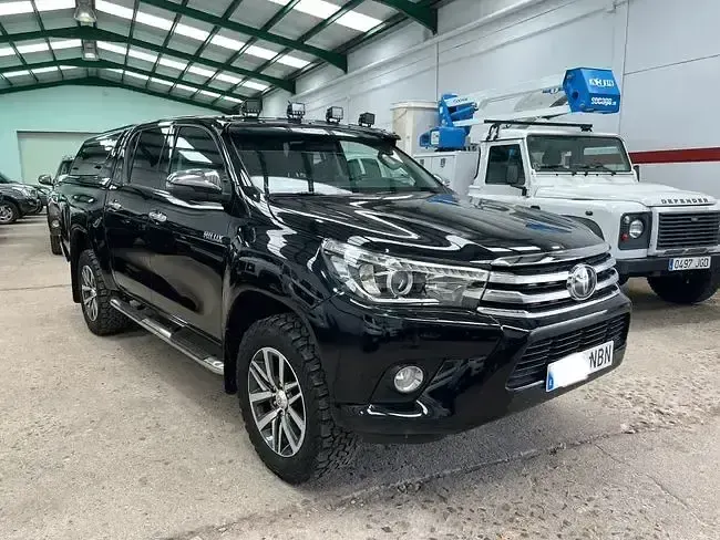 Usado Toyota HiLux 151 CV (111 kW) 2020 Negro Pickup/Camioneta