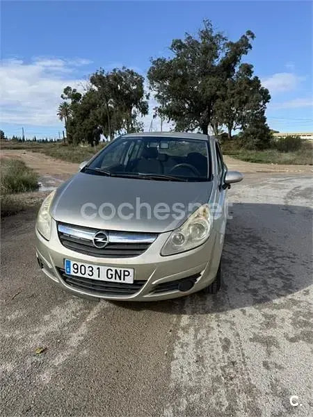 Usado Opel Corsa Enjoy 80 CV (58 kW) 2009 Beige Utilitario