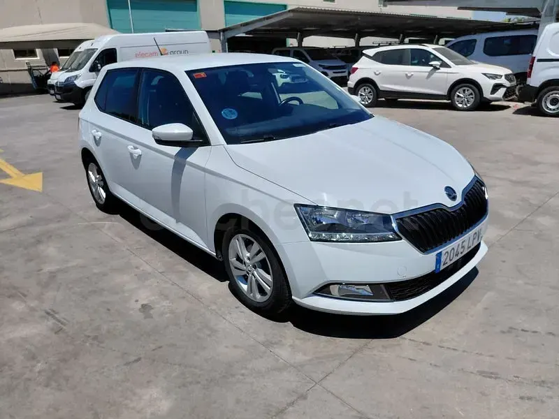 Usado Skoda Fabia Ambition 95 CV (69 kW) 2021 Blanco Utilitario