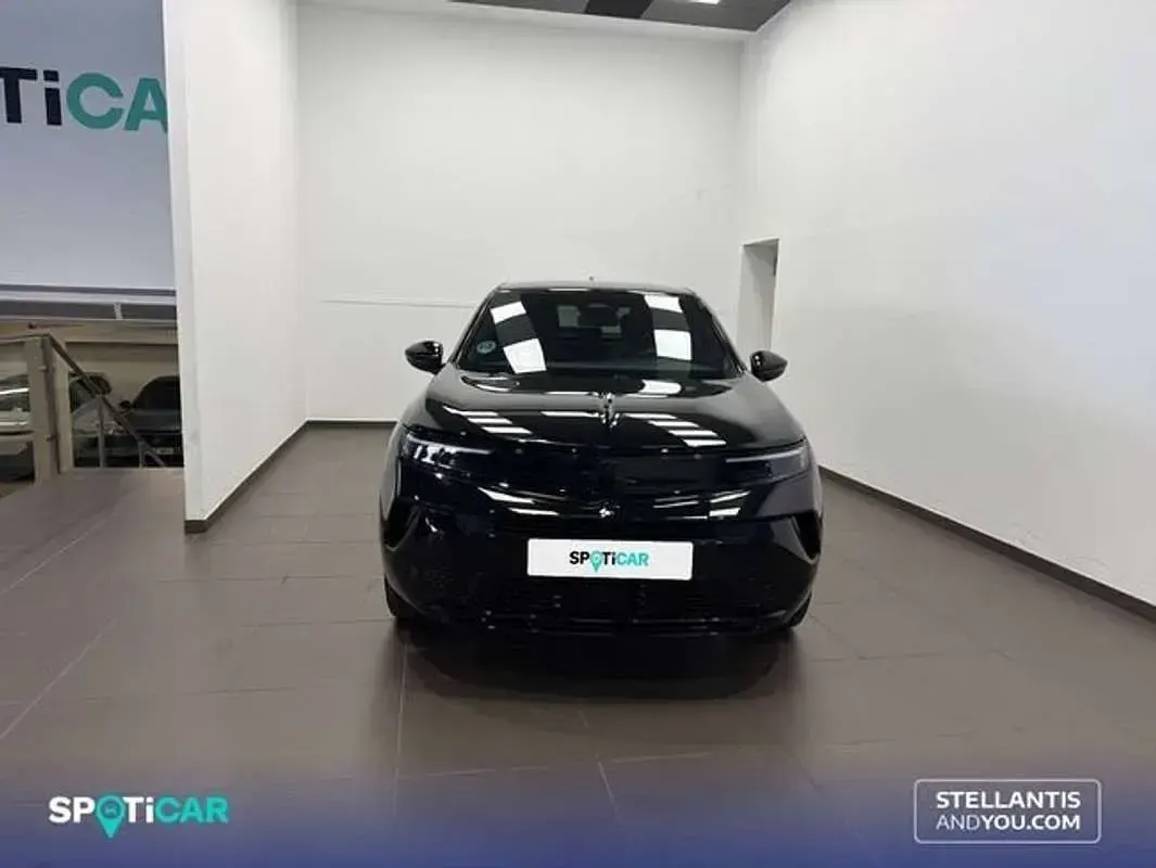 Usado Opel Mokka 136 CV (100 kW) 2025 Negro SUV