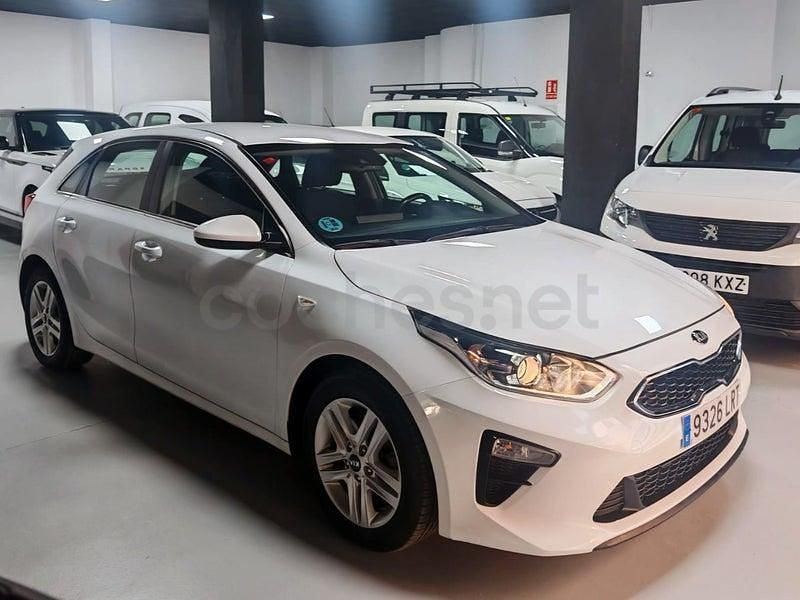 Usado Kia Ceed 100 CV (73 kW) 2021 Blanco Utilitario