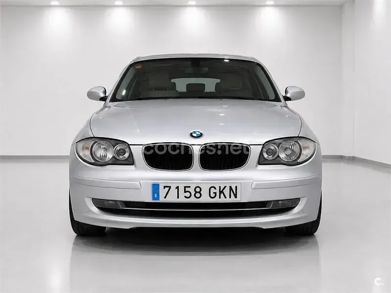 Usado BMW 120 Comfort Edition 177 CV (130 kW) 2009 Gris / plata Utilitario