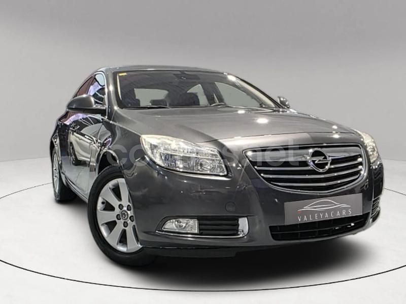 Gris / plata Usado 2012 Opel Insignia Selective Berlina | 7990 € (Caro) - Imagen 1/4