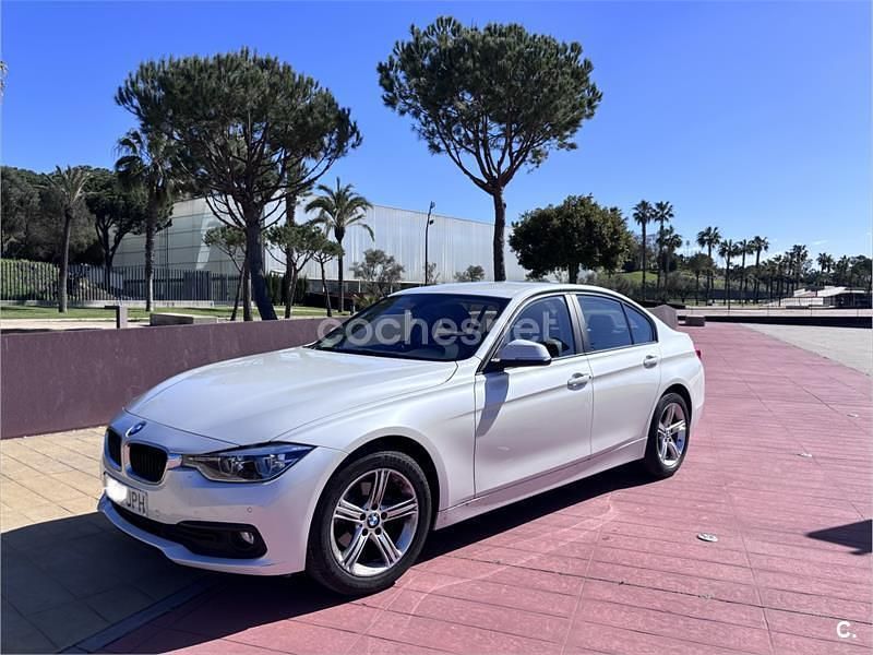 Usado BMW 318 Advantage 150 CV (110 kW) 2016 Blanco Berlina