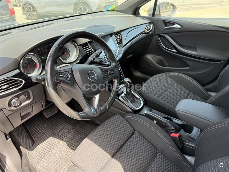 Usado Opel Astra Excellence 136 CV (100 kW) 2017 Gris / plata Familiar