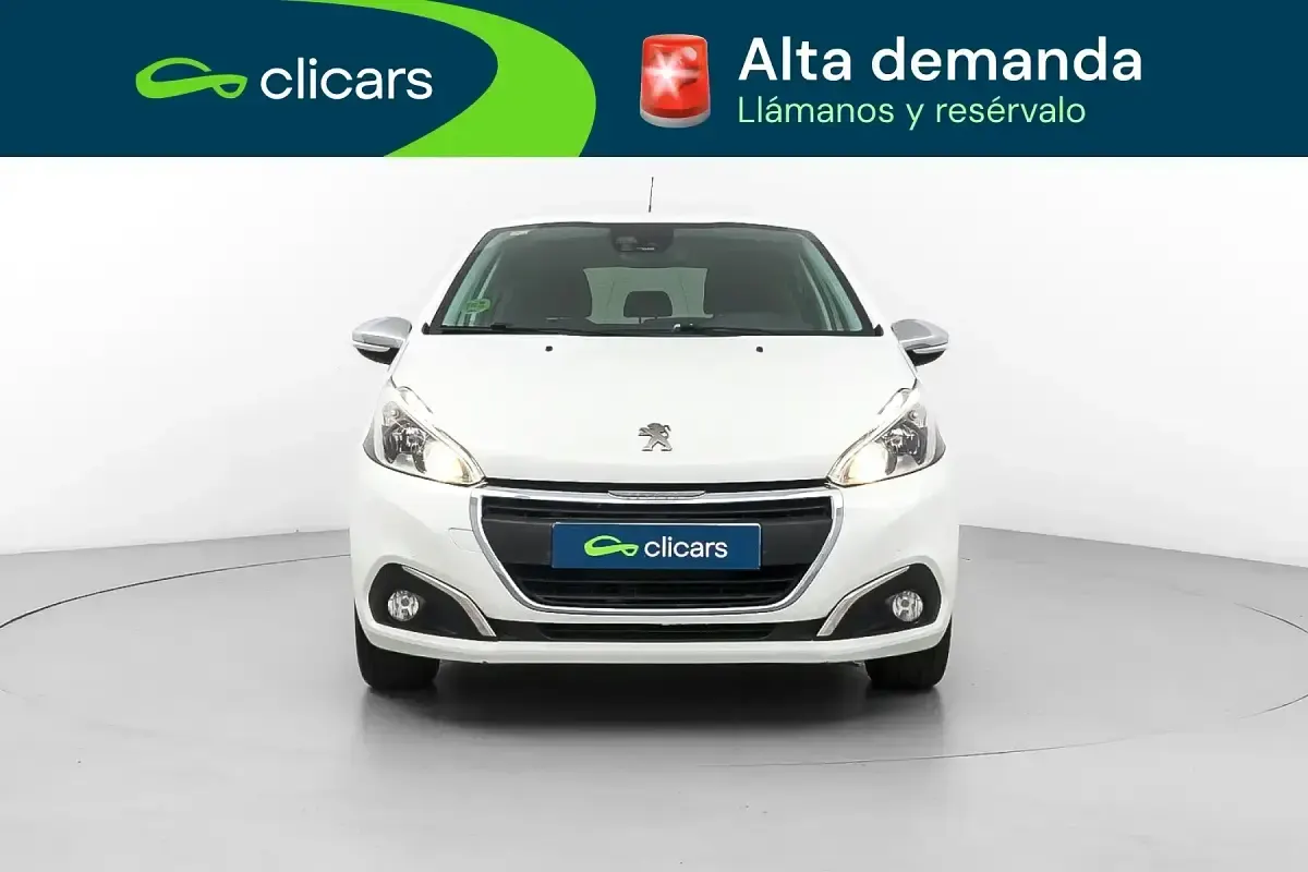Usado Peugeot 208 Active 82 CV (60 kW) 2019 Blanco Utilitario