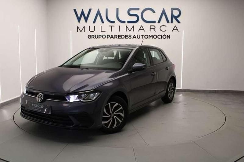 Usado VW Polo Life 95 CV (69 kW) 2021 Gris Utilitario