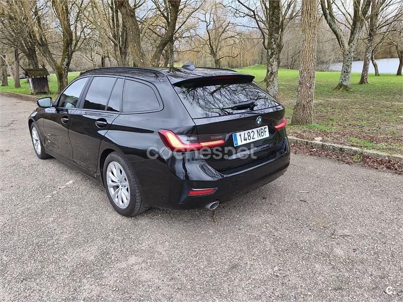 Usado BMW 318 150 CV (110 kW) 2020 Negro Familiar