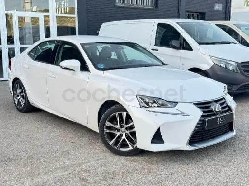 Usado Lexus IS300h Executive Line 223 CV (164 kW) 2017 Blanco Berlina