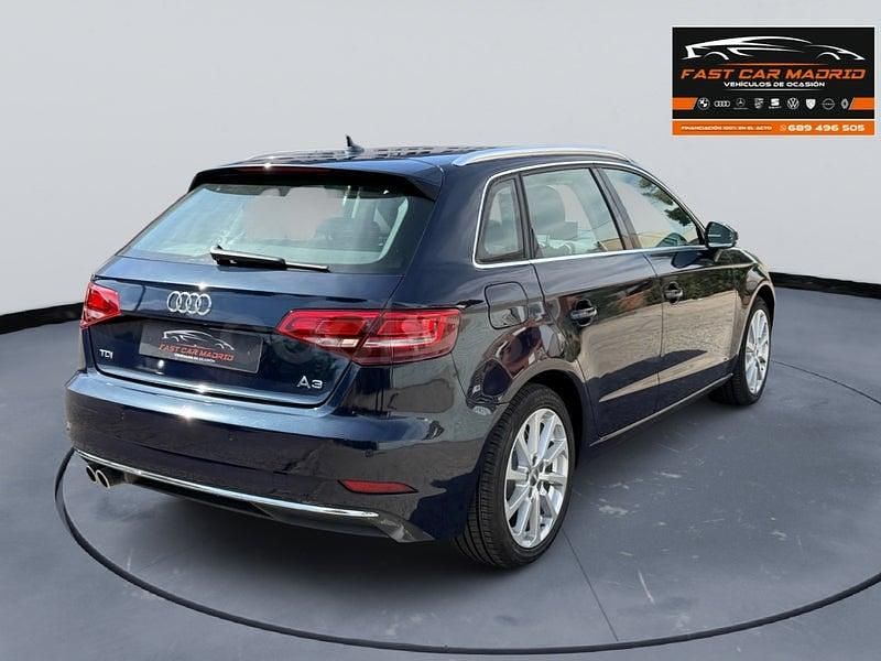 Usado Audi A3 150 CV (110 kW) 2017 Azul Berlina