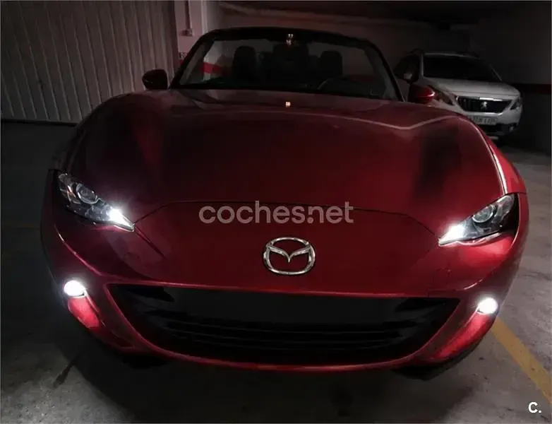 Usado Mazda MX5 Style 131 CV (96 kW) 2016 Rojo Descapotable
