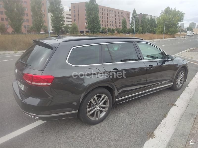 Usado VW Passat Advance 150 CV (110 kW) 2018 Gris / plata Familiar