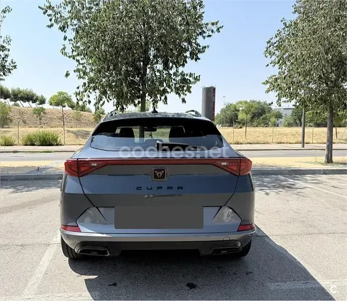 Usado Cupra Formentor 190 CV (139 kW) 2022 Gris / plata SUV