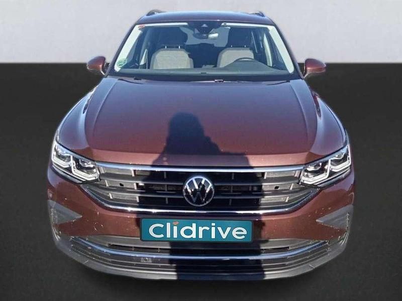 Usado VW Tiguan Life 122 CV (89 kW) 2021 Rojo SUV