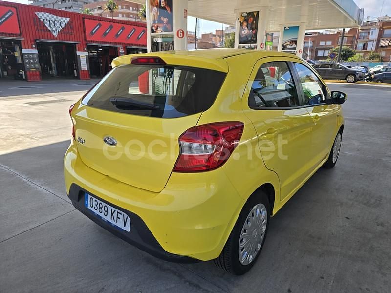 Usado Ford Ka Plus 70 CV (51 kW) 2017 Amarillo Utilitario