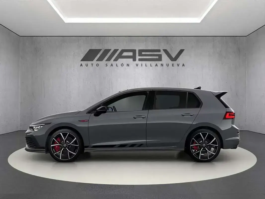 Usado VW Golf VIII GTI 301 CV (221 kW) 2024 Gris Utilitario