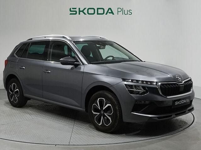 Usado Skoda Kamiq Selection 115 CV (84 kW) 2025 Gris / plata SUV