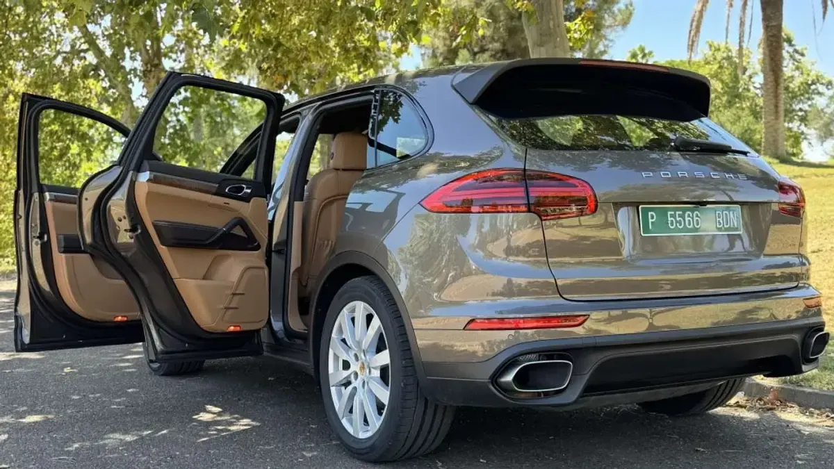 Usado Porsche Cayenne Diesel Platinum Edition 262 CV (192 kW) 2016 Marrón SUV