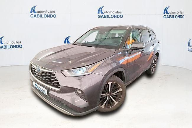 Usado Toyota Highlander Advance 246 CV (180 kW) 2021 Gris SUV