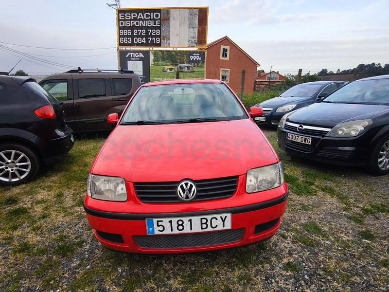 Usado VW Polo Trendline 75 CV (55 kW) 2001 Rojo Berlina