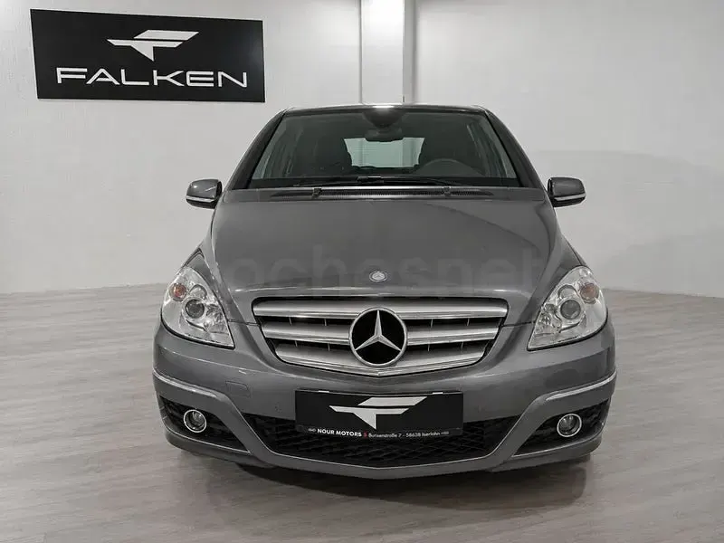Usado Mercedes B200 140 CV (102 kW) 2008 Gris / plata Monovolumen