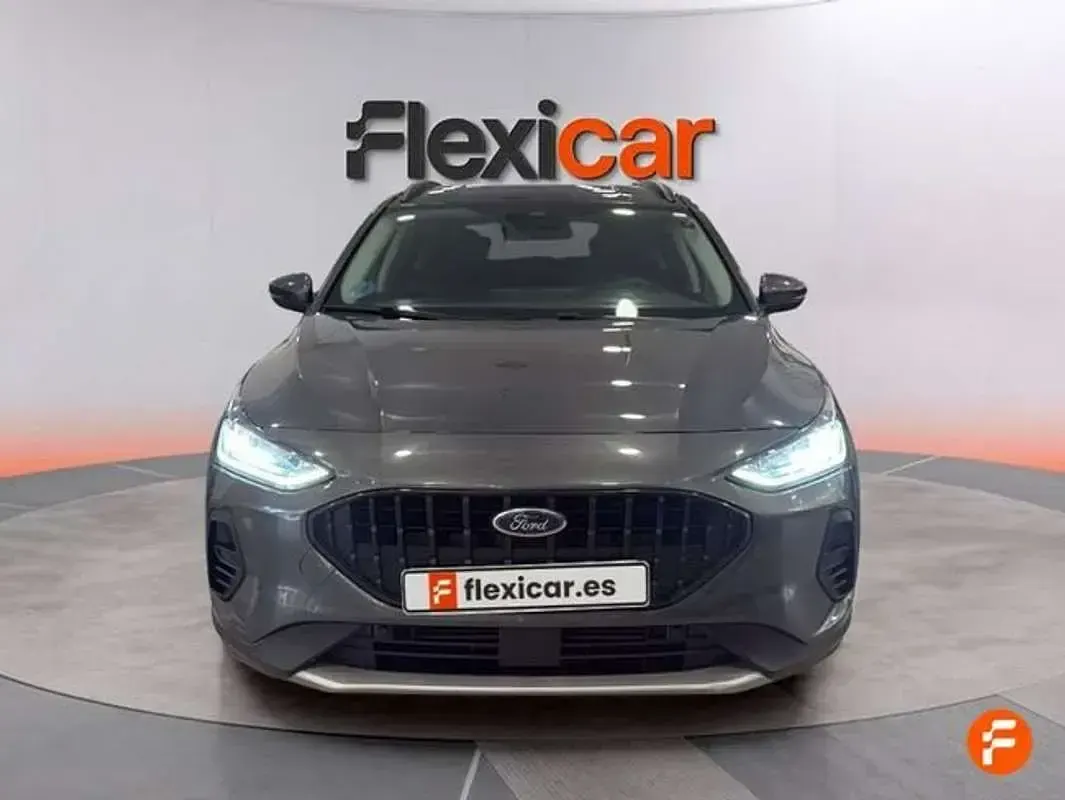 Usado Ford Focus Active 155 CV (114 kW) 2024 Gris Berlina