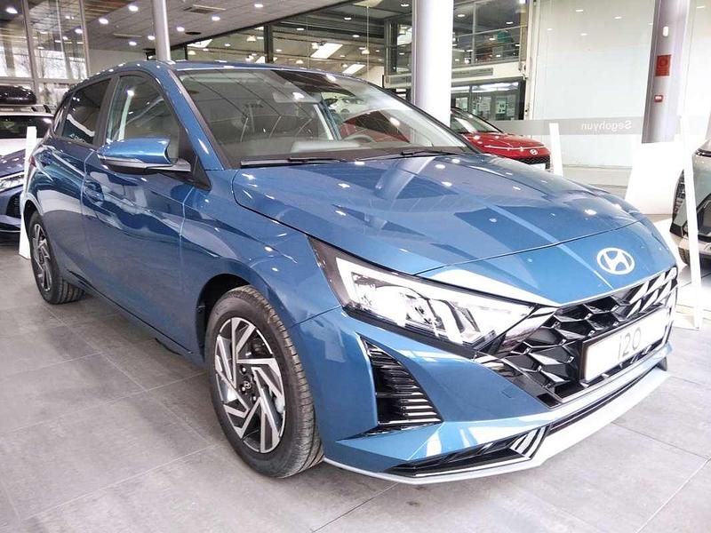 Usado Hyundai i20 101 CV (74 kW) 2025 Azul Utilitario
