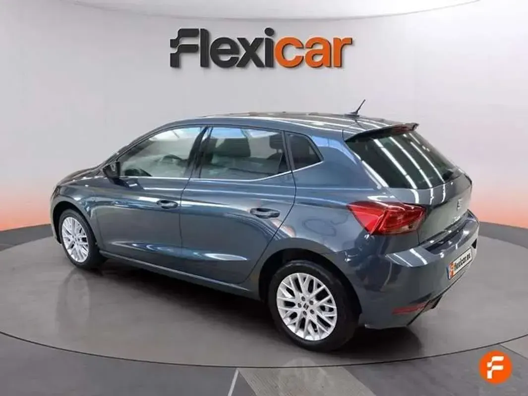 Usado Seat Ibiza 116 CV (85 kW) 2024 Gris Utilitario