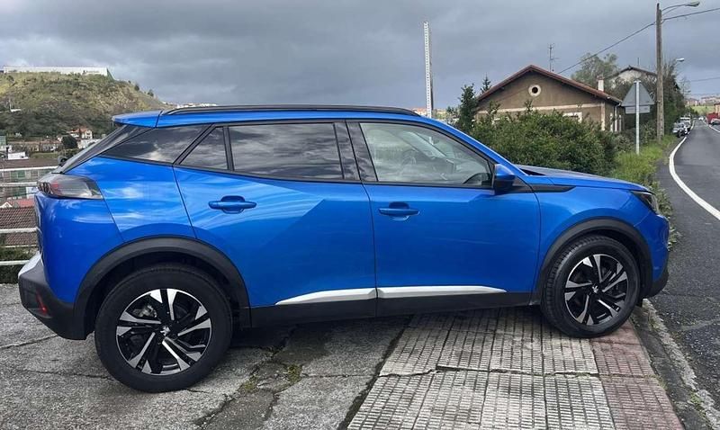 Usado Peugeot 2008 Allure 101 CV (74 kW) 2020 Azul SUV