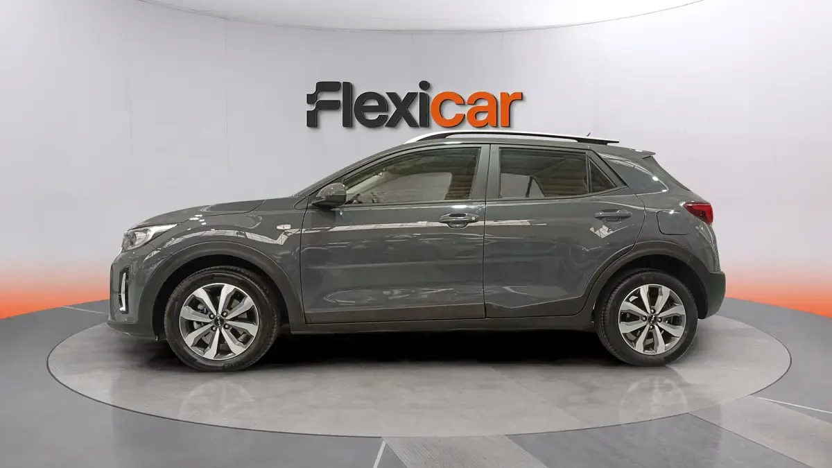 Usado Kia Stonic 101 CV (74 kW) 2021 Gris SUV