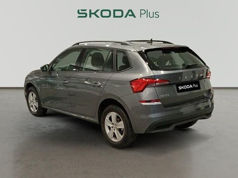 Usado Skoda Kamiq Active 110 CV (80 kW) 2022 Gris SUV