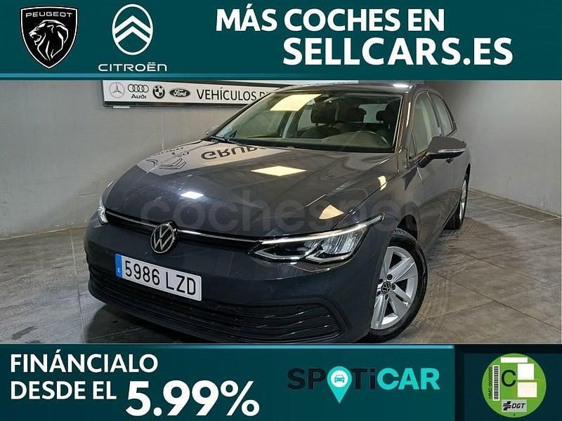Usado VW Golf VIII 115 CV (84 kW) 2022 Gris / plata Berlina