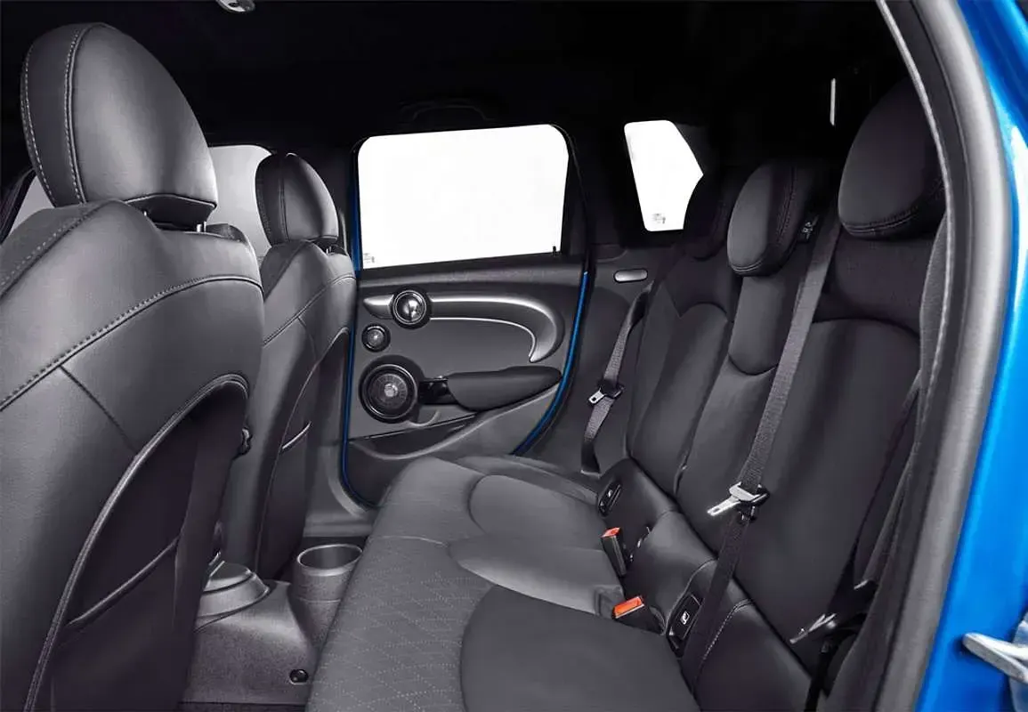 Usado Mini Cooper 136 CV (100 kW) 2022 Gris Utilitario